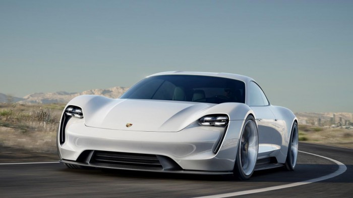 Porsche sẽ đầu tư gần một tỷ euro cho xe Mission E