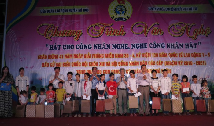 thiet thuc chao mung thang cong nhan