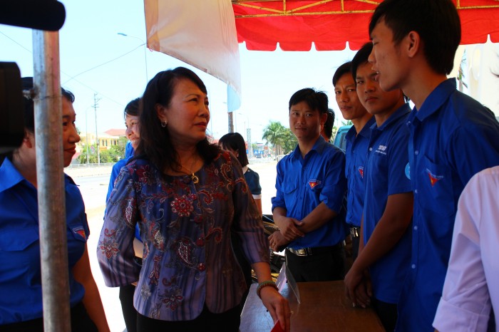 Thứ trưởng Bộ GD&ĐT Nguyễn Thị Nghĩa thị sát công tác thi tại Thanh Hóa
