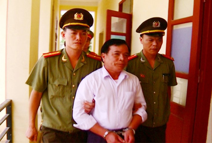 Thanh Hóa: Khởi tố, bắt tạm giam chủ tịch xã và cán bộ chính sách chiếm đoạt tiền nhà nước