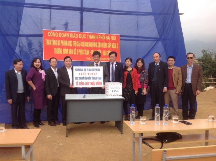 Ngành GD&ĐT Hà Nội thăm và trao hỗ trợ ngành GD&ĐT Lào Cai và Lai Châu