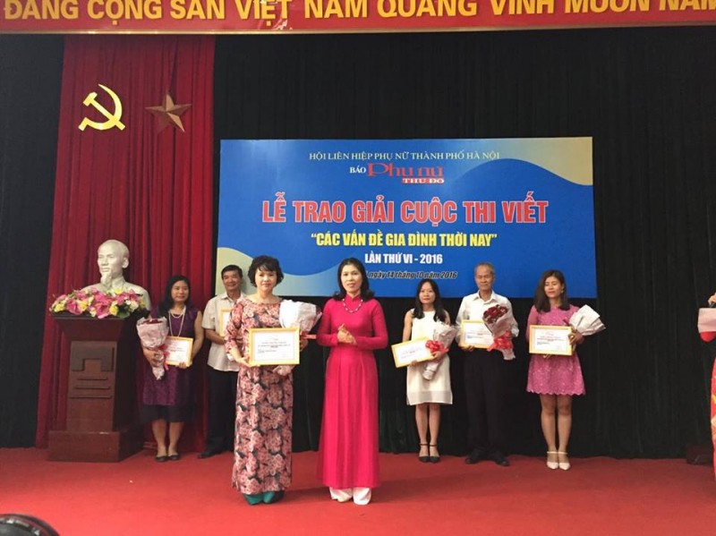 trao giai cuoc thi viet cac van de gia dinh thoi nay 43770