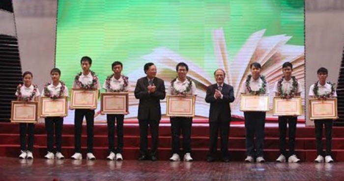 Bộ GD-ĐT tuyên dương học sinh đoạt giải Olympic quốc tế