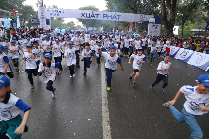 Hơn 5000 người chạy bộ đồng hành Ngày sức khỏe răng miệng