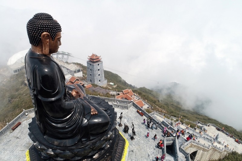 du khach do ve fansipan tan huong tiet troi thu giua mua he