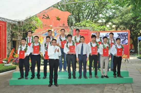 Công ty CP Bóng đèn Phích nước Rạng Đông: Thành công từ các phong trào thi đua
