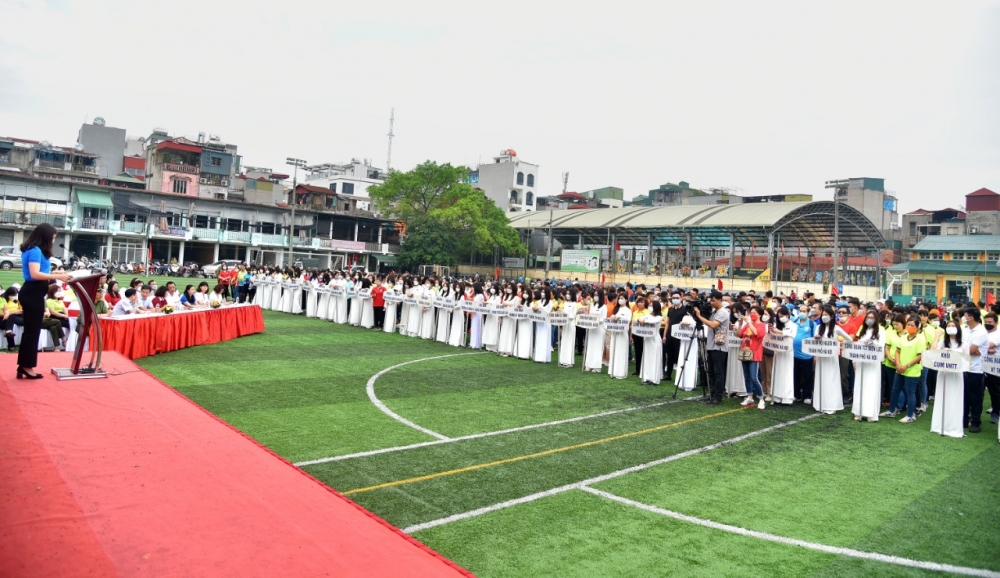 1.080 vận động viên tham gia Hội khỏe Công nhân, viên chức lao động và lực lượng vũ trang quận Hoàn Kiếm năm 2002