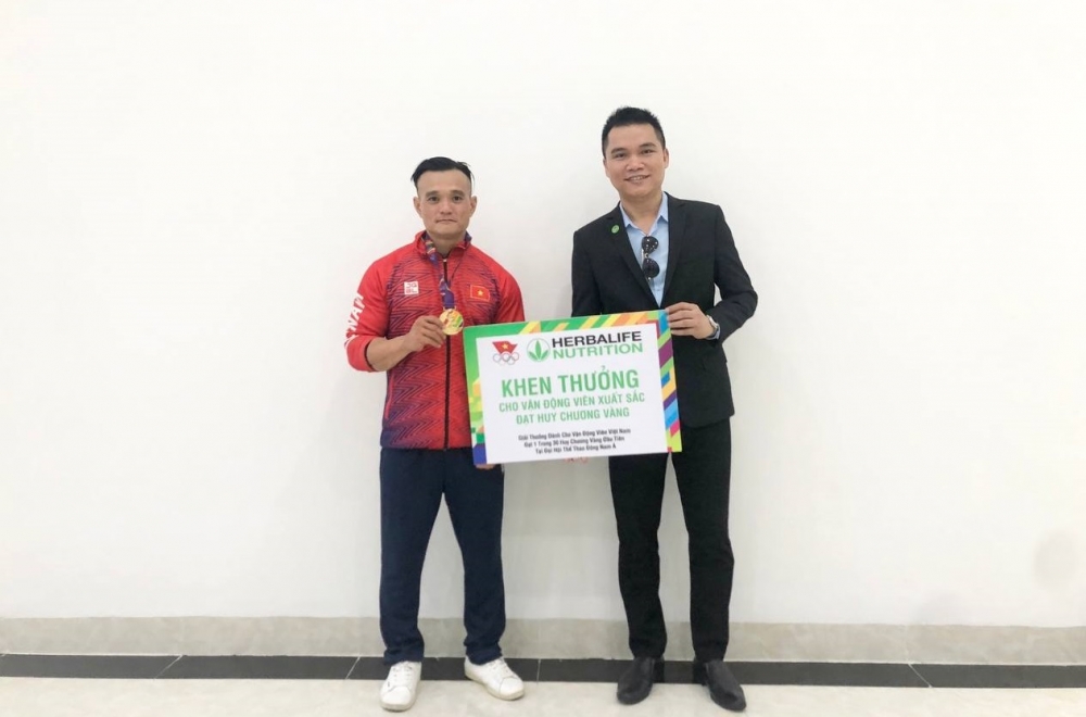 Thưởng nóng cho 30 vận động viên Việt Nam giành Huy chương Vàng đầu tiên tại SEA Games 31