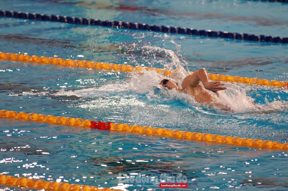 Kình ngư Huy Hoàng phá kỷ lục SEA Games ở nội dung bơi 400m tự do