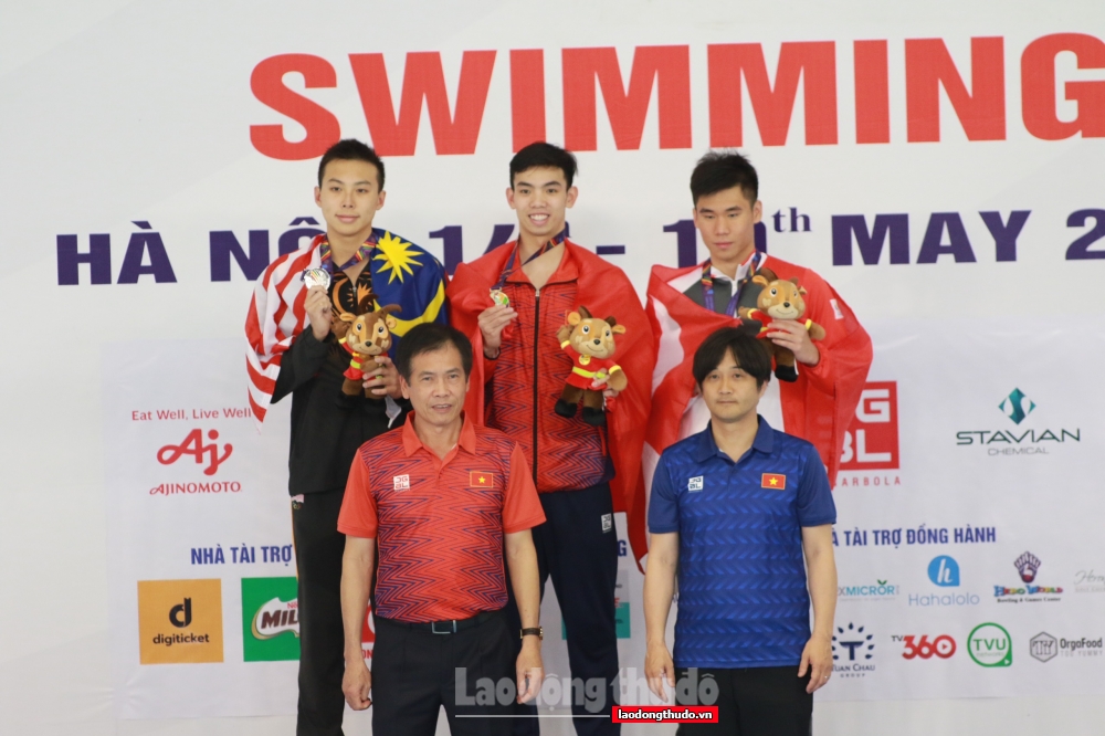Kình ngư Huy Hoàng phá kỷ lục SEA Games ở nội dung bơi 400m tự do