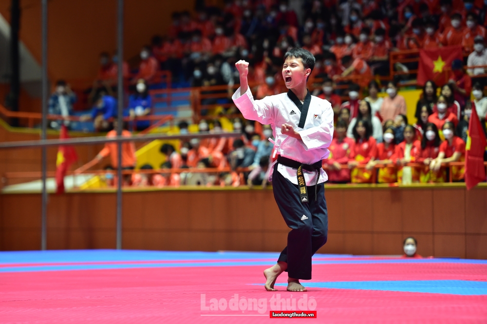 Võ sĩ Taekwondo Hà Nội xuất sắc giành Huy chương Vàng với bài thi quyền cá nhân nam