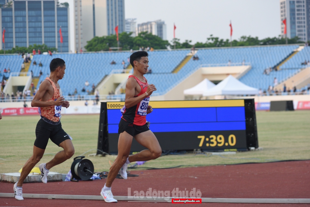 SEA Games 31: Nguyễn Văn Lai bứt tốc ngoạn mục giành HCV nội dung 10.000m nam