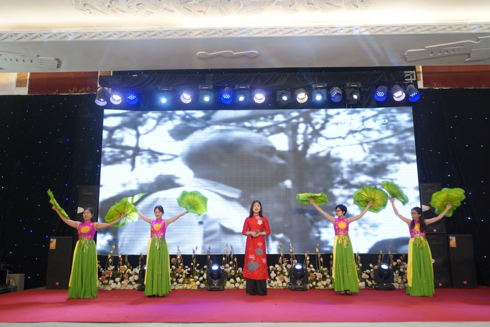 Đoàn thanh niên Cơ quan LĐLĐ thành phố Hà Nội: Sôi nổi tìm hiểu về tấm gương đạo đức, phong cách Hồ Chí Minh