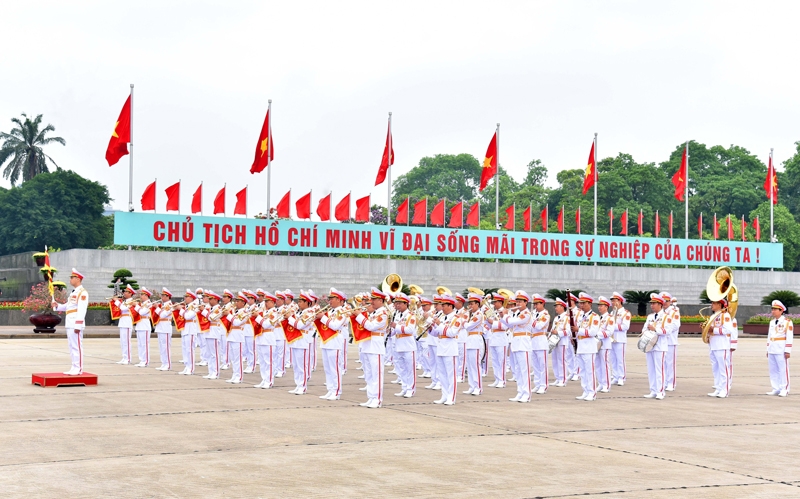 Đoàn quân nhạc thực hiện nhiệm vụ tại Lễ viếng Chủ tịch Hồ Chí Minh.