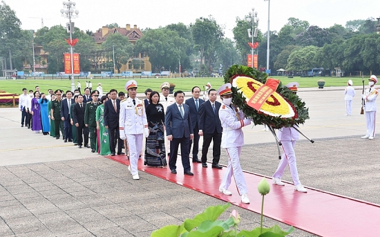 Lãnh đạo thành phố Hà Nội vào Lăng viếng Chủ tịch Hồ Chí Minh
