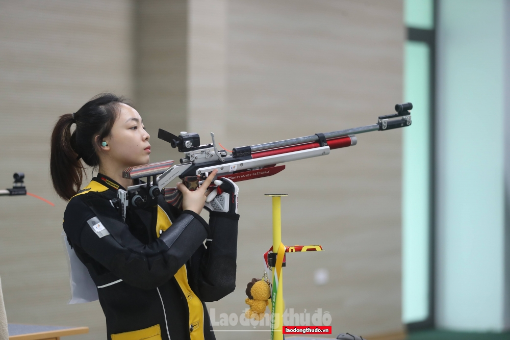 SEA Games 31: Cận cảnh gương mặt khả ái của "hot girl" bắn súng Hà Nội