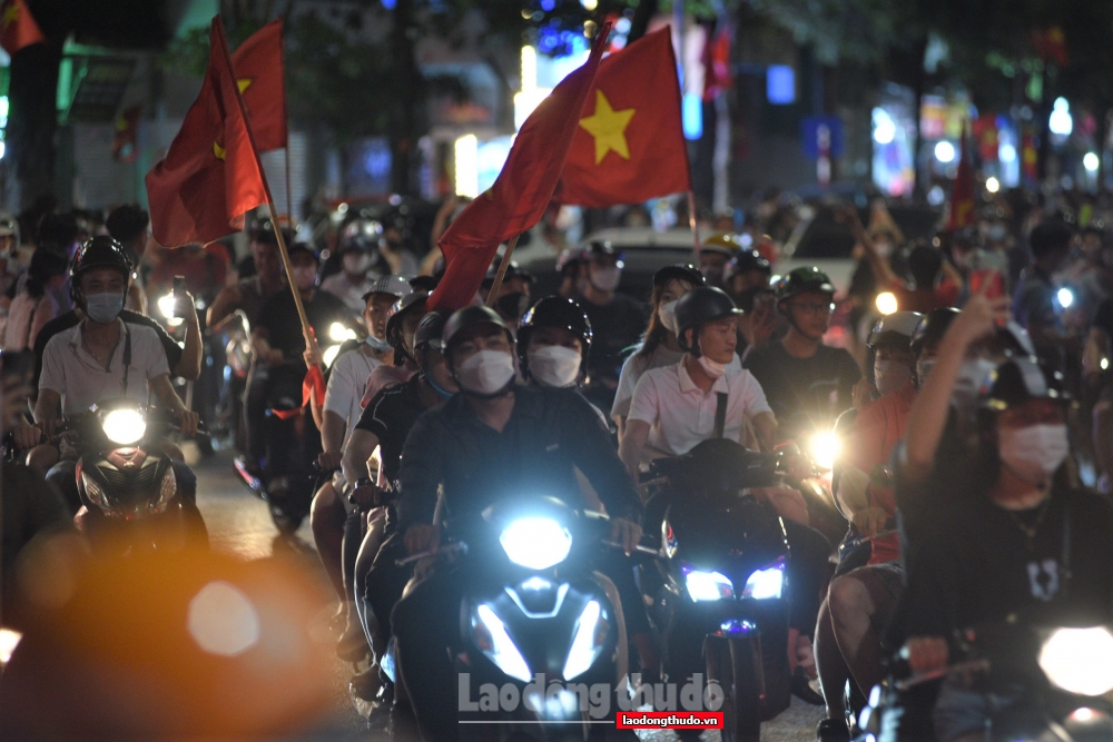 Kịp thời ngăn chặn nhiều hành vi vi phạm giao thông sau trận thắng của tuyển bóng đá U23 Việt Nam