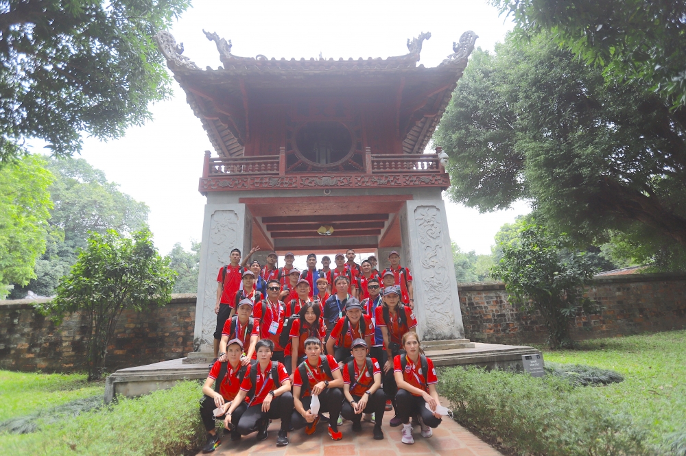 Vận động viên nước ngoài hào hứng khám phá Hà Nội qua những tour du lịch đặc sắc