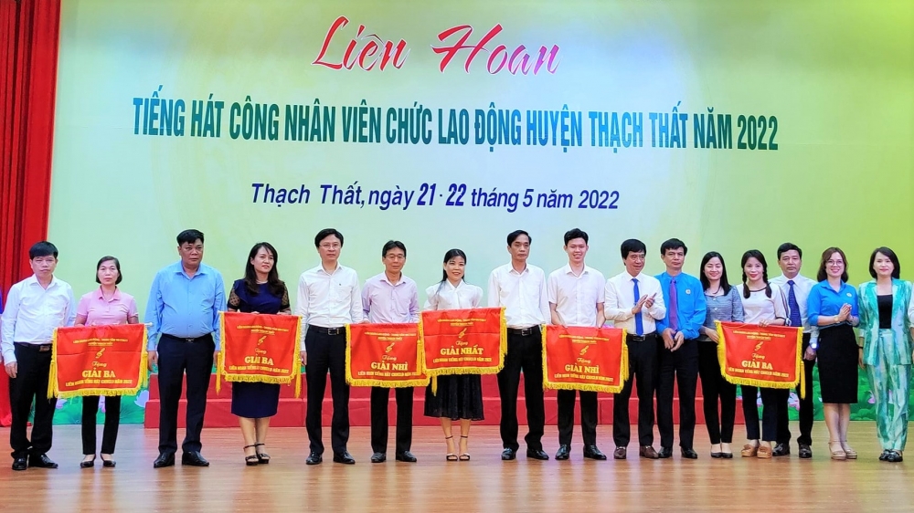 Nhiều tiết mục đặc sắc tại Liên hoan tiếng hát công nhân viên chức lao động huyện Thạch Thất năm 2022
