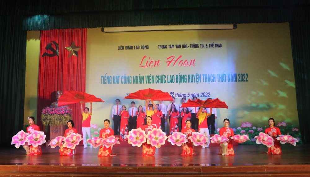 Nhiều tiết mục đặc sắc tại Liên hoan tiếng hát công nhân viên chức lao động huyện Thạch Thất năm 2022