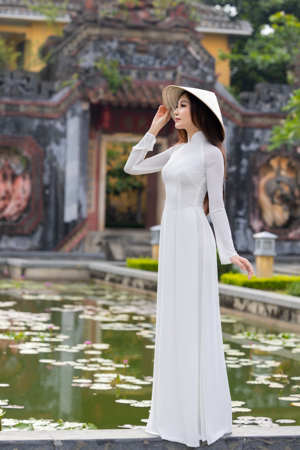 Đoàn Hồng Trang khoe vẻ nền nã, thuần Việt trước thềm cuộc thi Miss Global 2022