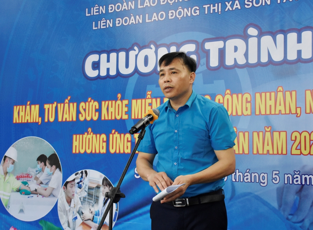 LĐLĐ thị xã Sơn Tây: Tổ chức khám, tư vấn sức khỏe miễn phí cho công nhân lao động