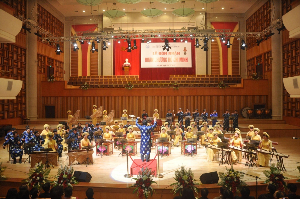 Hòa nhạc dân tộc Việt Nam quy tụ hơn 100 nghệ sĩ