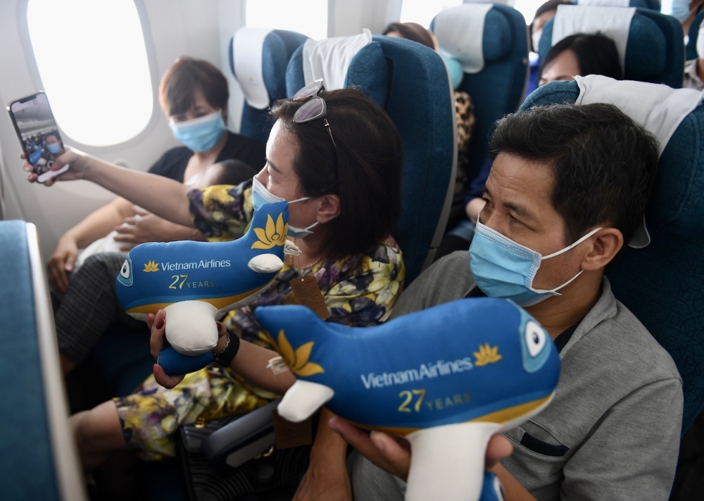 Vietnam Airlines dành tặng món quà đặc biệt cho hành khách nhân kỷ niệm 27 năm thành lập