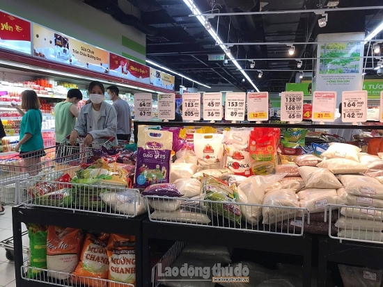 Hà Nội: Phấn đấu phát triển thêm 3 trung tâm thương mại, 10 siêu thị, 100 cửa hàng tiện lợi