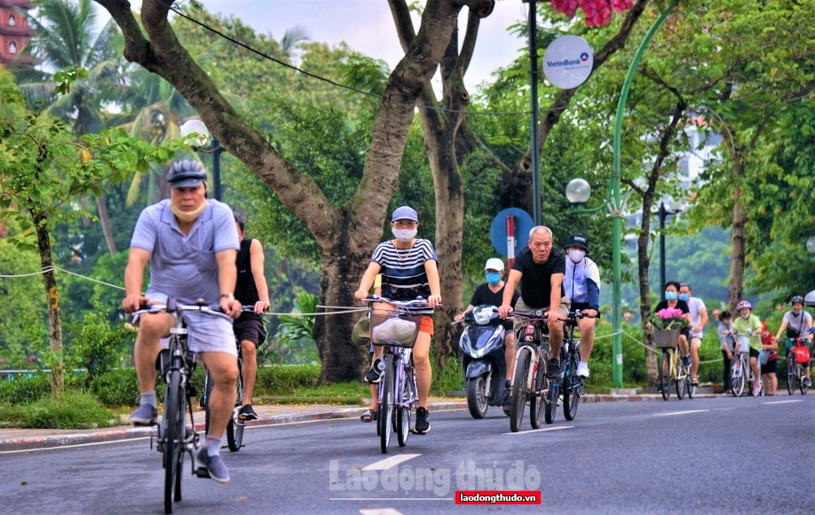 Hà Nội nỗ lực phát triển "giao thông xanh" từ điểm thuê xe đạp công cộng