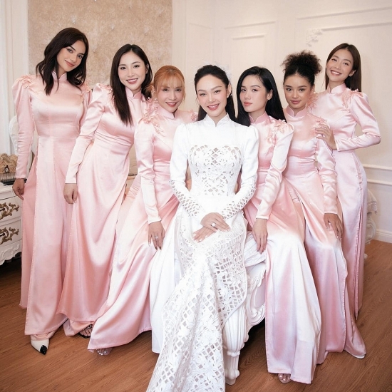 Đám cưới Minh Hằng: Cô dâu vô cùng xinh đẹp trong tà áo dài trắng