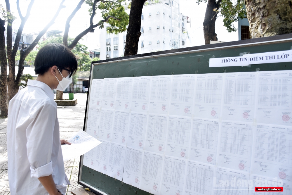 Gần 107.000 thí sinh Hà Nội bước vào môn thi đầu tiên kỳ thi tuyển sinh vào lớp 10