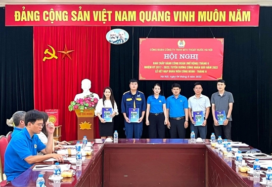 Công đoàn Công ty TNHH MTV Thoát nước Hà Nội tuyên dương công nhân giỏi năm 2022