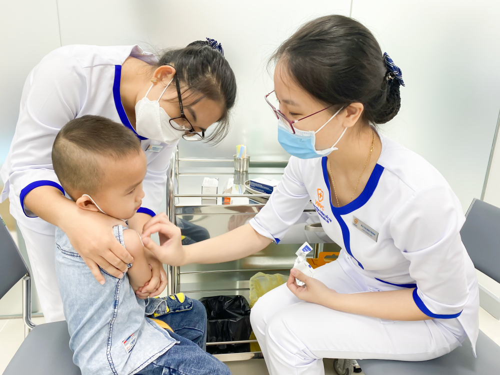 Cam kết cung ứng đủ vắc xin cho trẻ em và người lớn