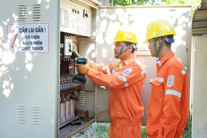 Nắng nóng cực đoan, EVNNPC chủ động các giải pháp đảm bảo điện an toàn