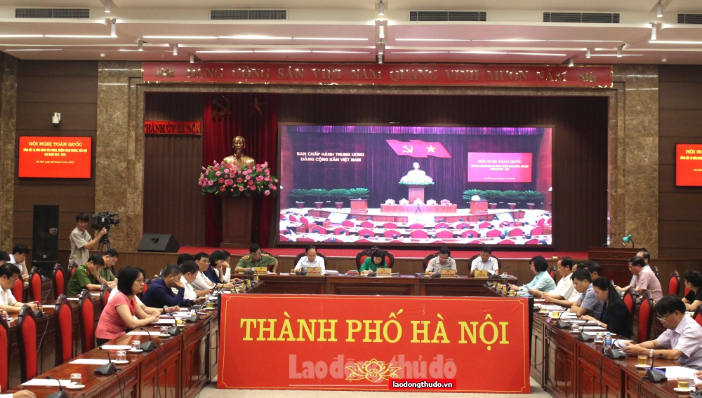 Các đại biểu dự Hội nghị tại điểm cầu trụ sở Thành ủy Hà Nội