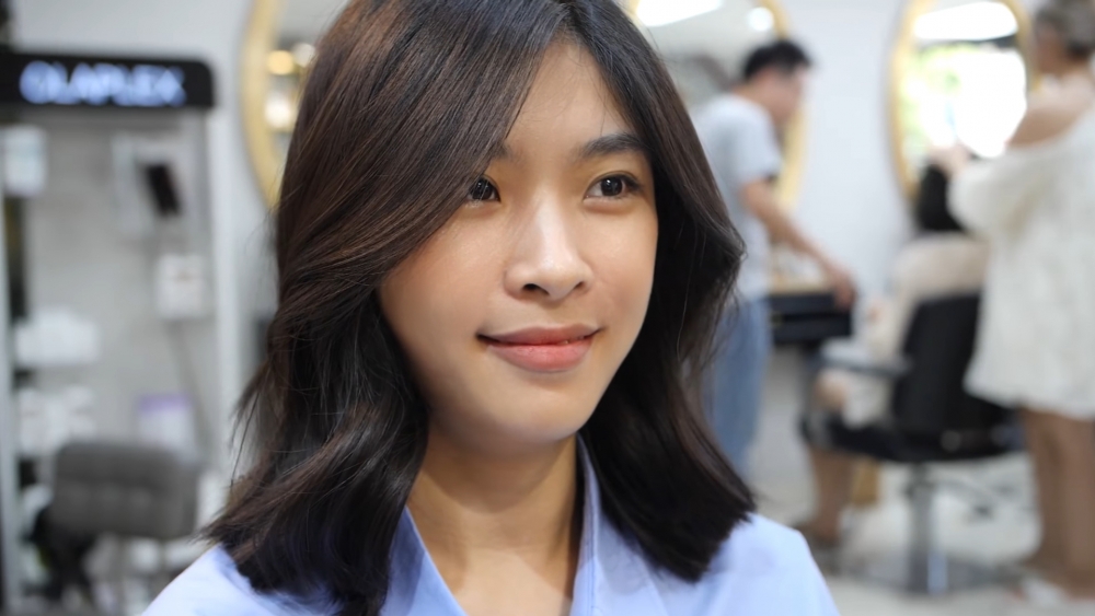 Ủng hộ bệnh nhân ung thư vú, thí sinh Miss World Vietnam 2022 can đảm cắt phăng mái tóc