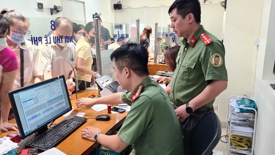 Hà Nội: Bắt đầu cấp hộ chiếu phổ thông theo mẫu mới