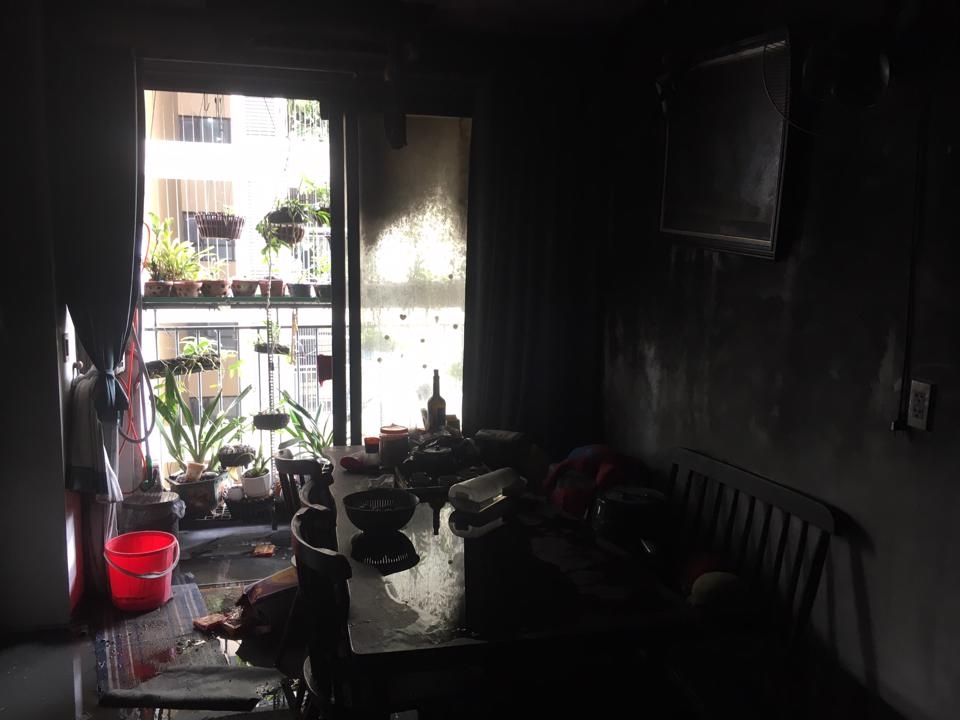 Cứu sống nam sinh trong vụ cháy căn hộ chung cư ở quận Hoàng Mai