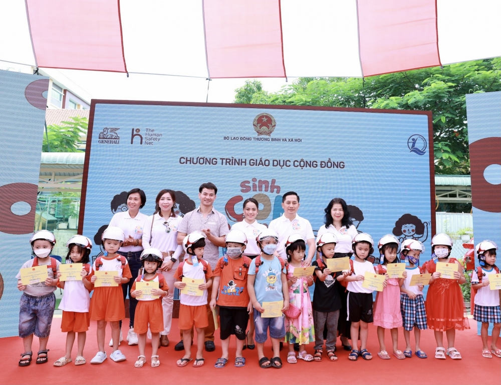 Chia sẻ kiến thức làm cha mẹ tới hàng trăm giáo viên, phụ huynh thành phố Hồ Chí Minh