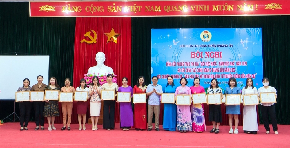 LĐLĐ huyện Thường Tín: Phát huy vai trò của phụ nữ trong việc xây dựng gia đình hạnh phúc
