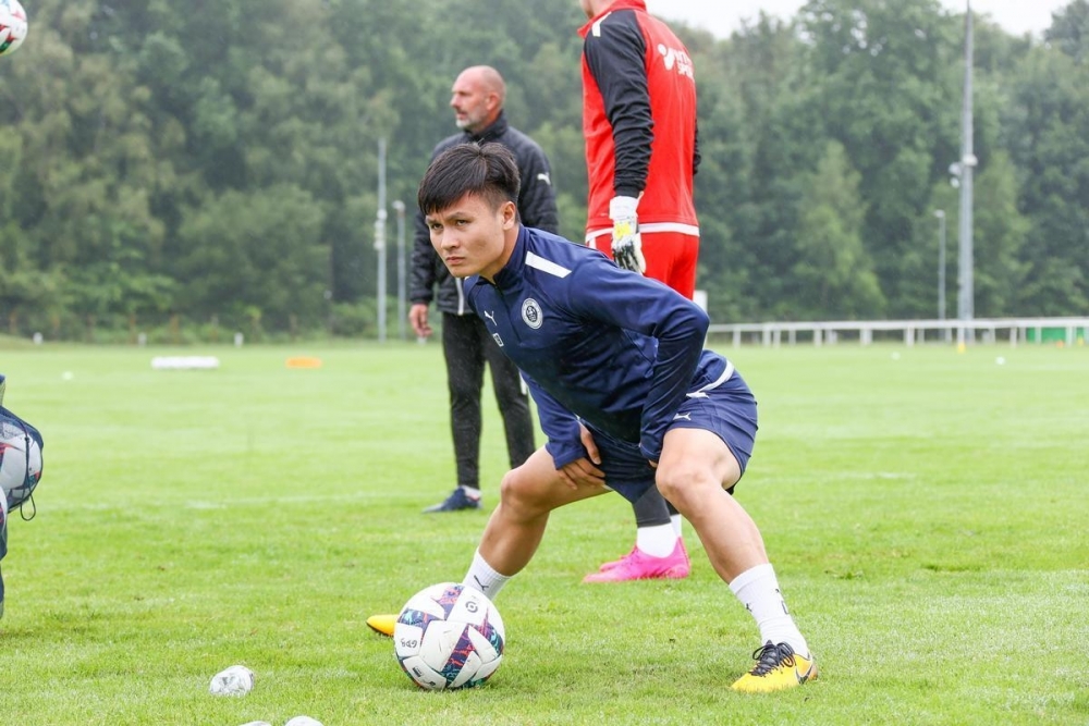 Pau FC thực hiện điều chưa từng có để giúp Quang Hải hòa nhập tại Pháp