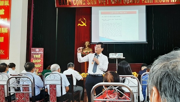 Đoàn Luật sư Hà Nội tư vấn pháp luật cho nhân dân phường Bồ Đề, Long Biên