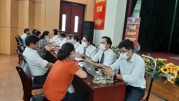 Đoàn Luật sư Hà Nội tư vấn pháp luật cho nhân dân phường Bồ Đề, Long Biên