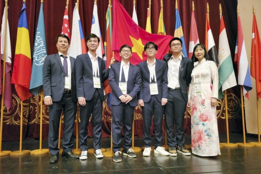 4/4 học sinh Việt Nam đoạt giải tại Olympic Sinh học quốc tế năm 2022