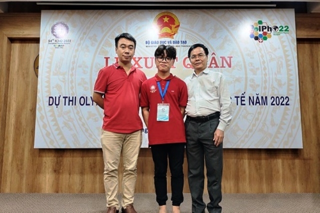 Hà Tĩnh: Nam sinh đạt Huy chương Vàng Kỳ thi Olympic môn Hóa chọn học ngành Y