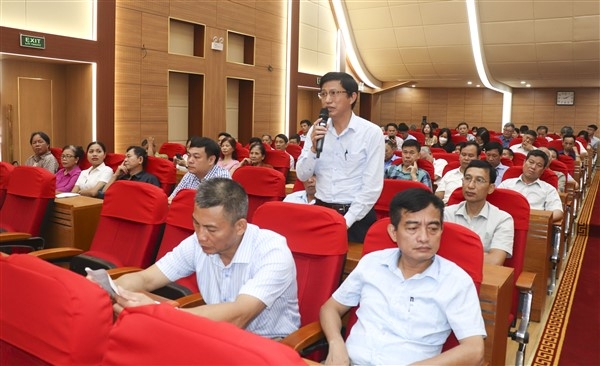 Đại biểu Hội đồng nhân dân thành phố Hà Nội tiếp xúc cử tri tại huyện Gia Lâm