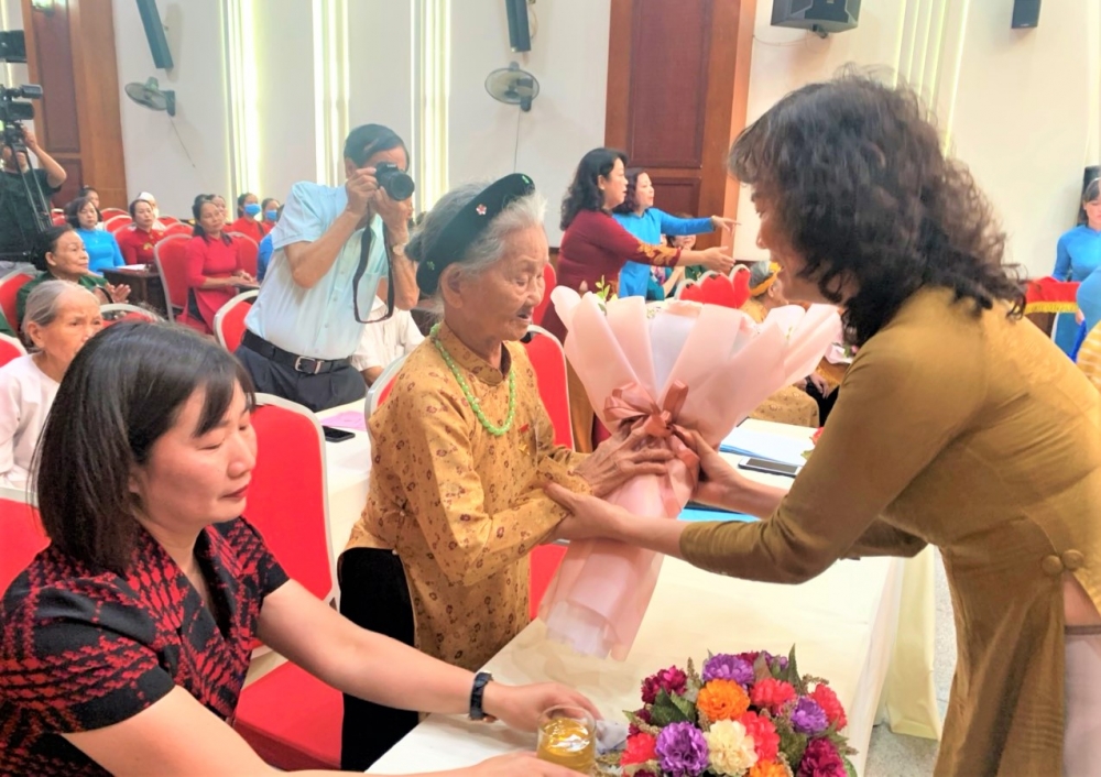 Phụ nữ Thủ đô tri ân các Bà mẹ Việt Nam anh hùng