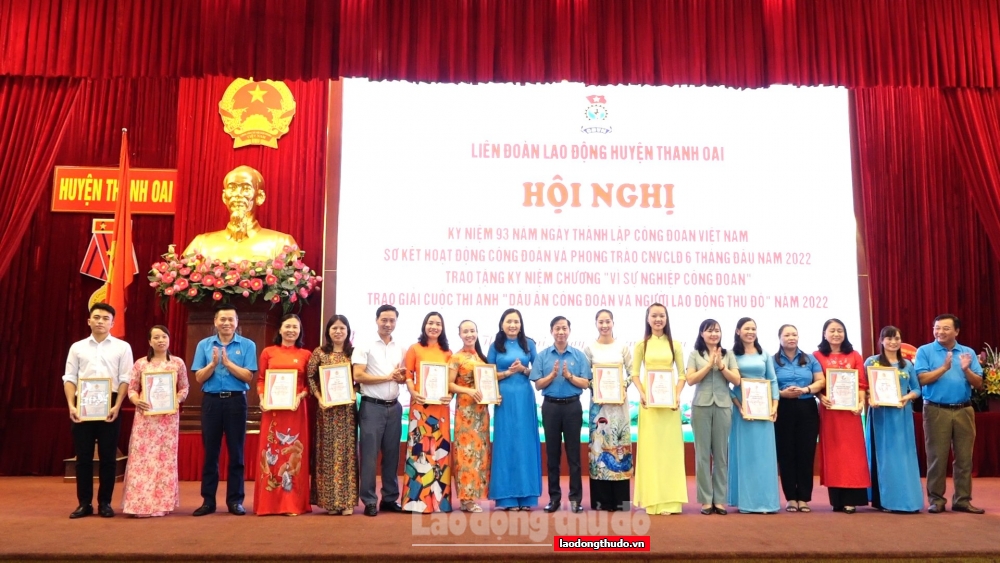 Phó Chủ tịch LĐLĐ thành phố Hà Nội biểu dương hoạt động Công đoàn của huyện Thanh Oai
