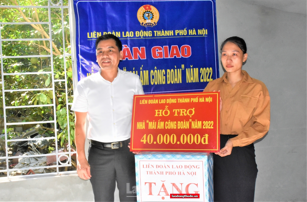 LĐLĐ thành phố Hà Nội bàn giao “Mái ấm Công đoàn” cho đoàn viên khó khăn huyện Thanh Trì